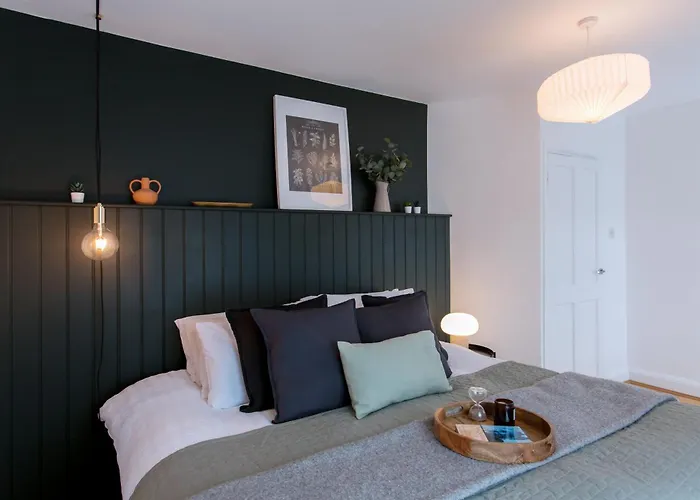 3-Bed House - Next To Olympic Park & Westfield